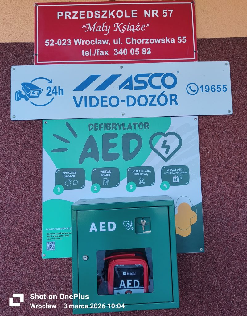 Nowe AED w naszym przedszkolu – bezpieczeństwo przede wszystkim!